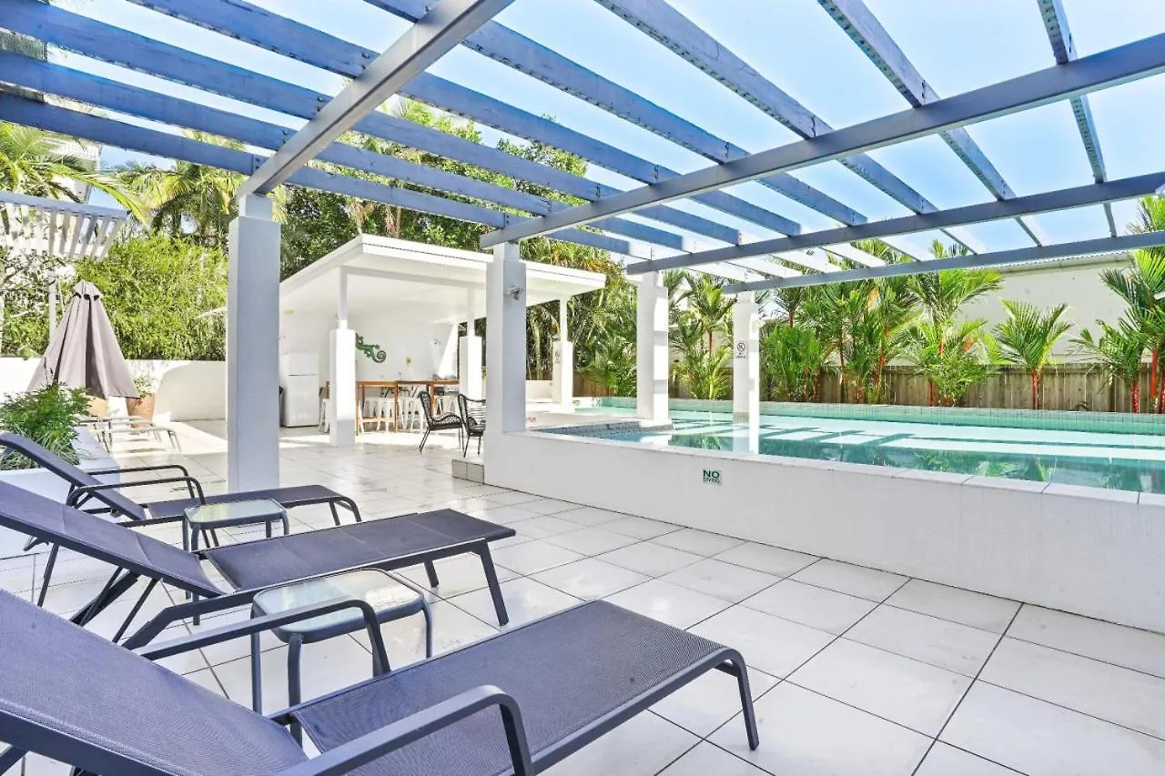 Oceanside At 201 Lake Street Cairns Apartment