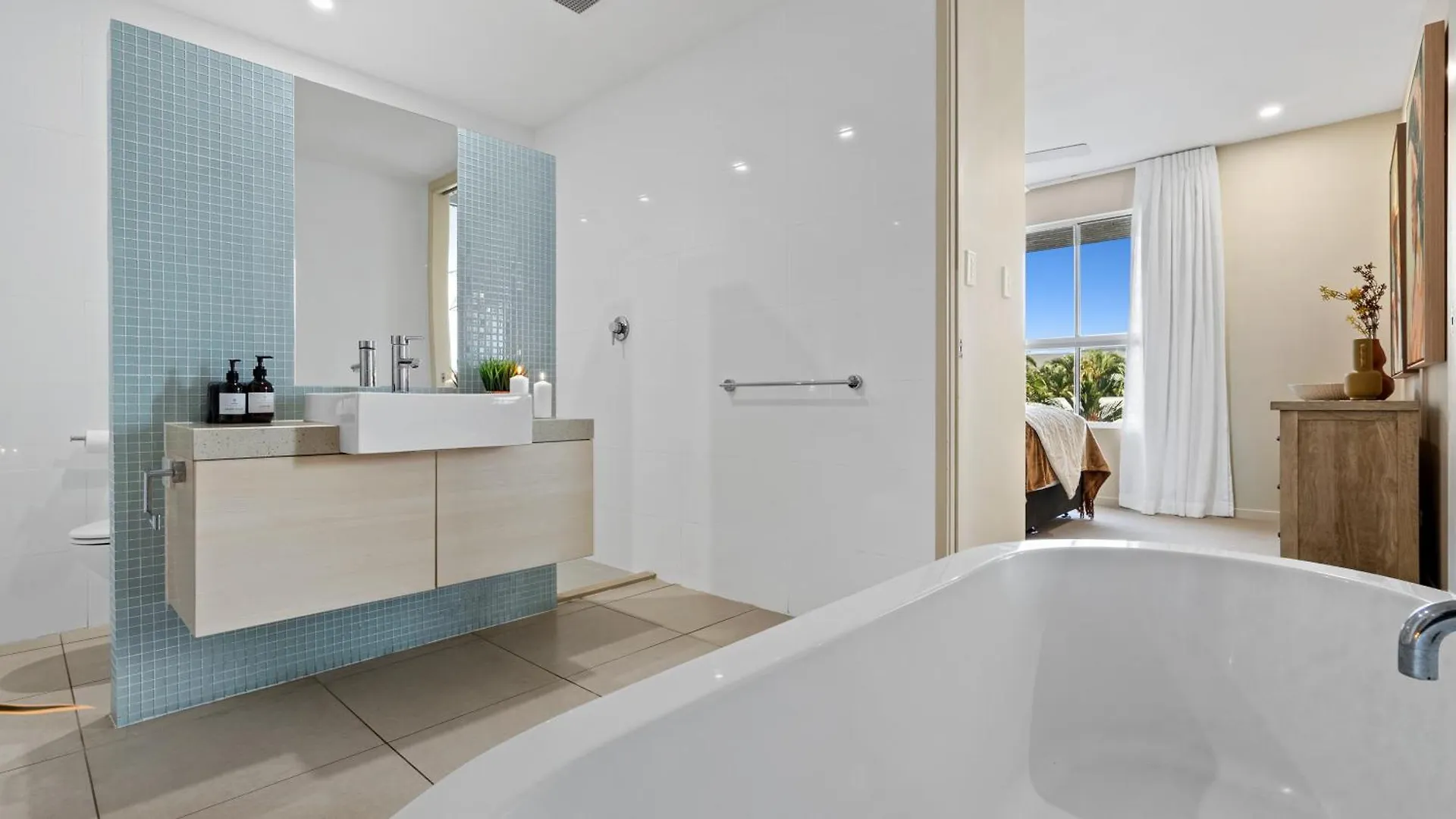 Oceanside At 201 Lake Street Cairns